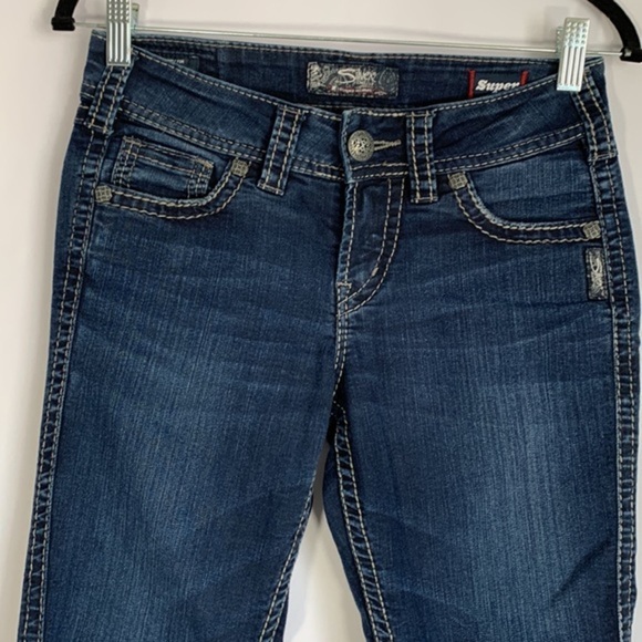 Silver Jeans Co x Bootlegger Dark Blue Suki Mid Capri Jeans - Picture 2 of 13